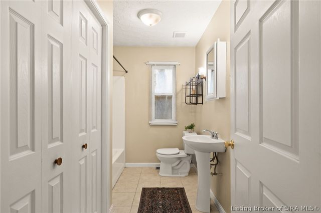 115 Popp Avenue, Sellersburg, IN 47172
