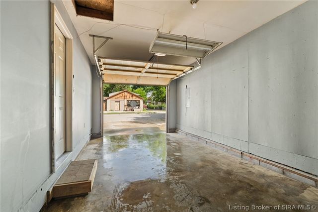 115 Popp Avenue, Sellersburg, IN 47172
