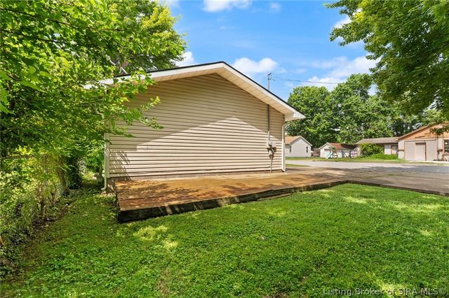 115 Popp Avenue, Sellersburg, IN 47172