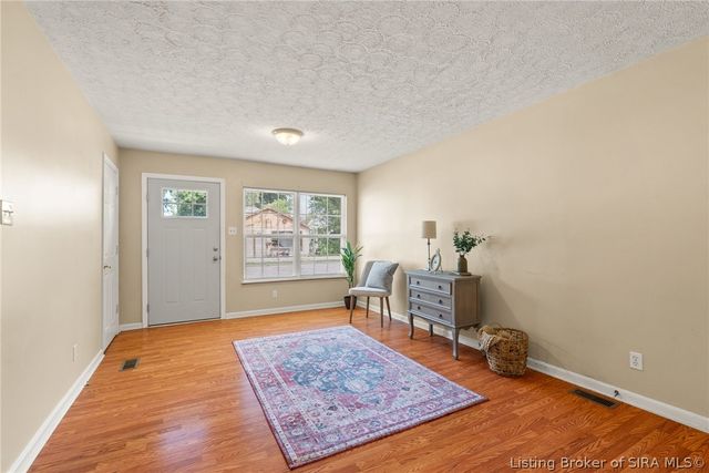 115 Popp Avenue, Sellersburg, IN 47172