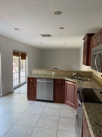 2545 PALM Road, West Palm Beach, FL 33406