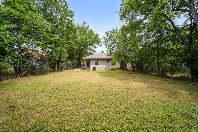 1503 E 9th Avenue, Corsicana, TX 75110