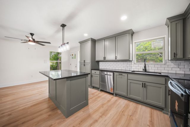 1503 E 9th Avenue, Corsicana, TX 75110