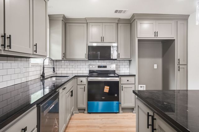 1503 E 9th Avenue, Corsicana, TX 75110