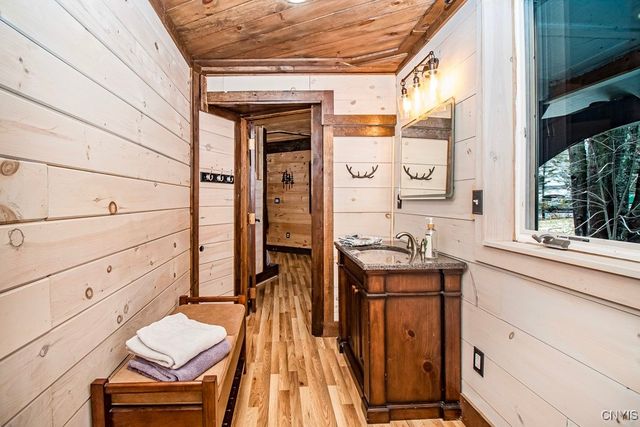 2964 West Lake Road, Cazenovia, NY 13035