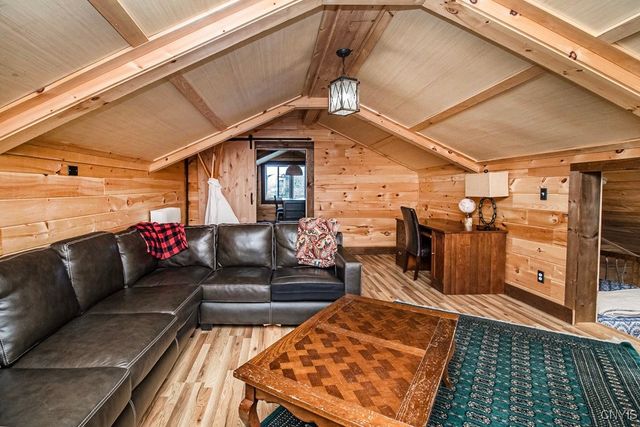 2964 West Lake Road, Cazenovia, NY 13035