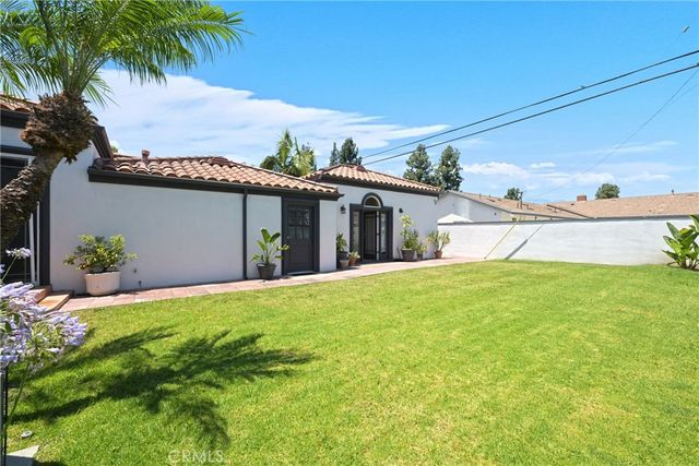 9457 Gotham, Downey, CA 90241
