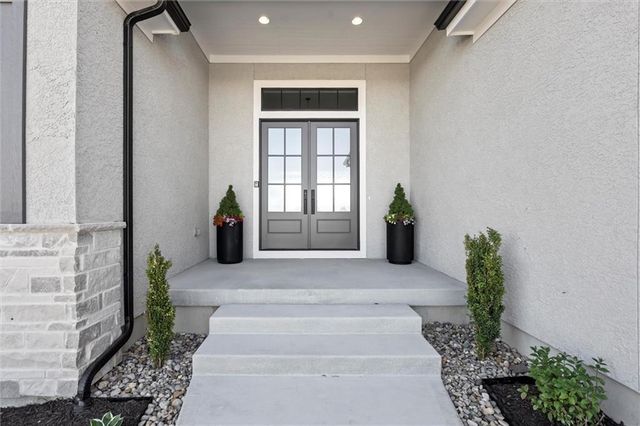 7942 Millridge Street, Shawnee, KS 66220