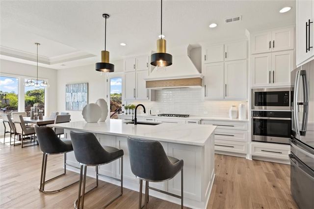 7942 Millridge Street, Shawnee, KS 66220