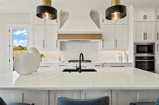 7942 Millridge Street, Shawnee, KS 66220