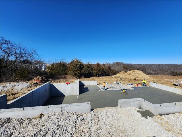 7942 Millridge Street, Shawnee, KS 66220