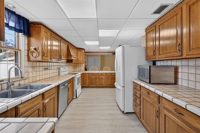 1542 LAKE ARIANA BOULEVARD, Auburndale, FL 33823