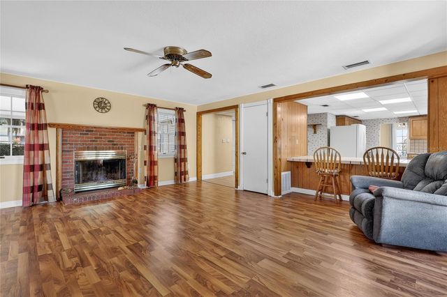 1542 LAKE ARIANA BOULEVARD, Auburndale, FL 33823