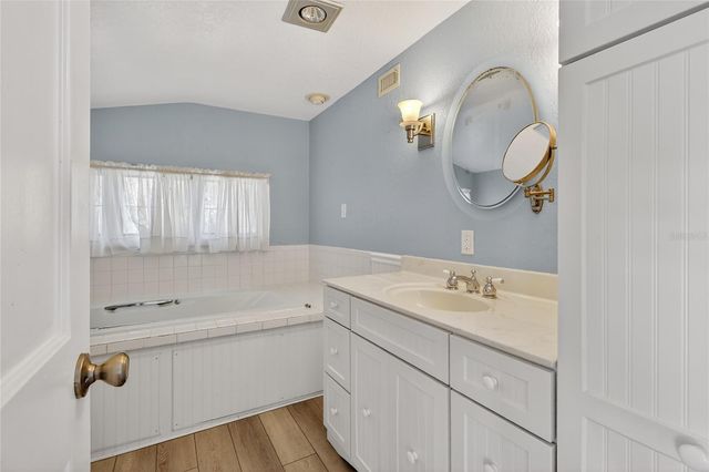 1542 LAKE ARIANA BOULEVARD, Auburndale, FL 33823