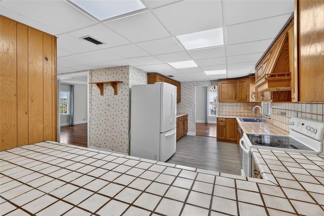 1542 LAKE ARIANA BOULEVARD, Auburndale, FL 33823