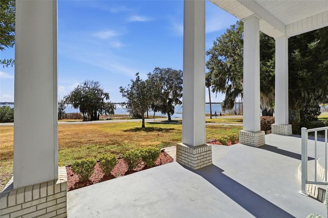 1542 LAKE ARIANA BOULEVARD, Auburndale, FL 33823