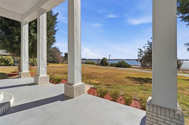 1542 LAKE ARIANA BOULEVARD, Auburndale, FL 33823