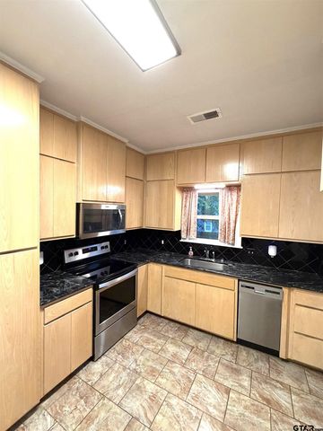 220 E Ford, Tyler, TX 75701