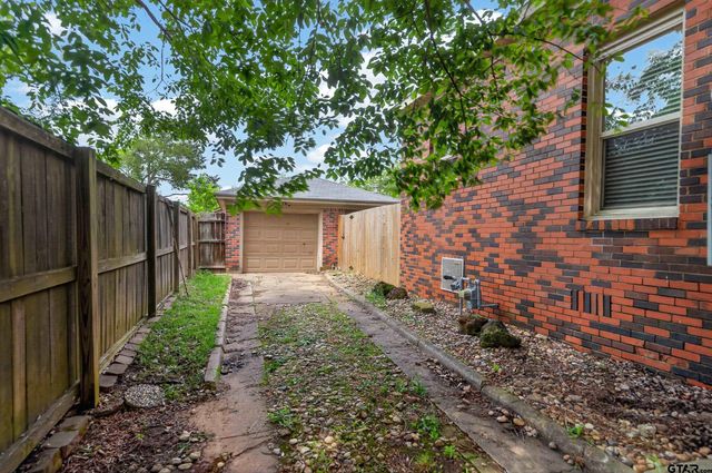 220 E Ford, Tyler, TX 75701
