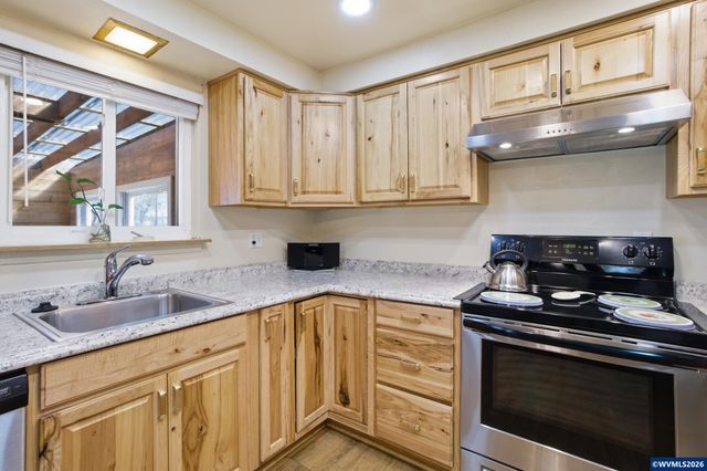 3795 Spicer Dr SE, Albany, OR 97322