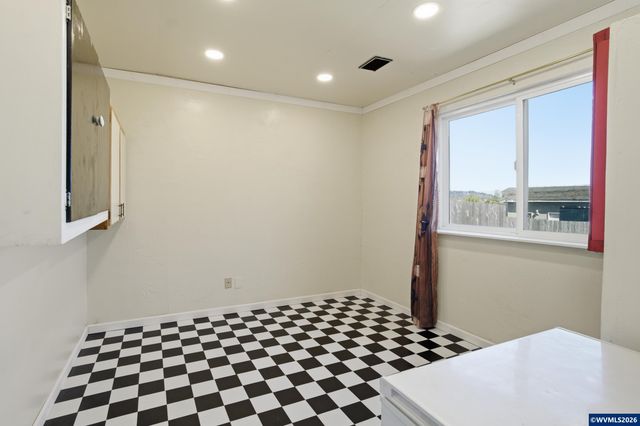 3795 Spicer Dr SE, Albany, OR 97322