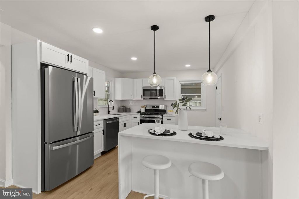 Image 10 of property listing at 1512 NEIGHBORS AVE, Baltimore, MD 21237