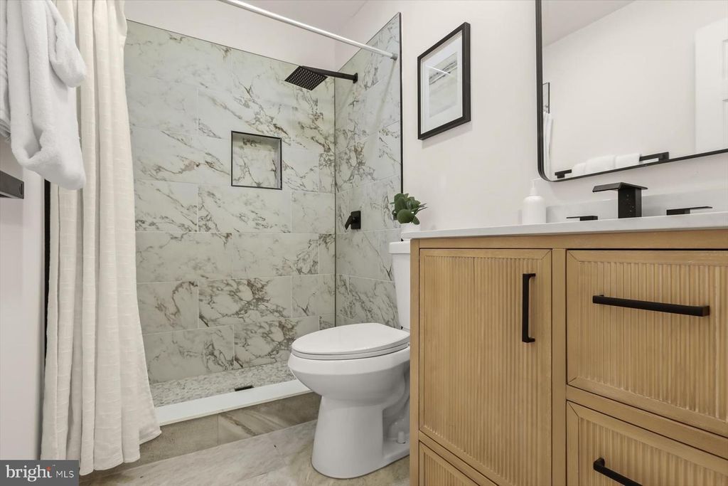 Image 15 of property listing at 1512 NEIGHBORS AVE, Baltimore, MD 21237
