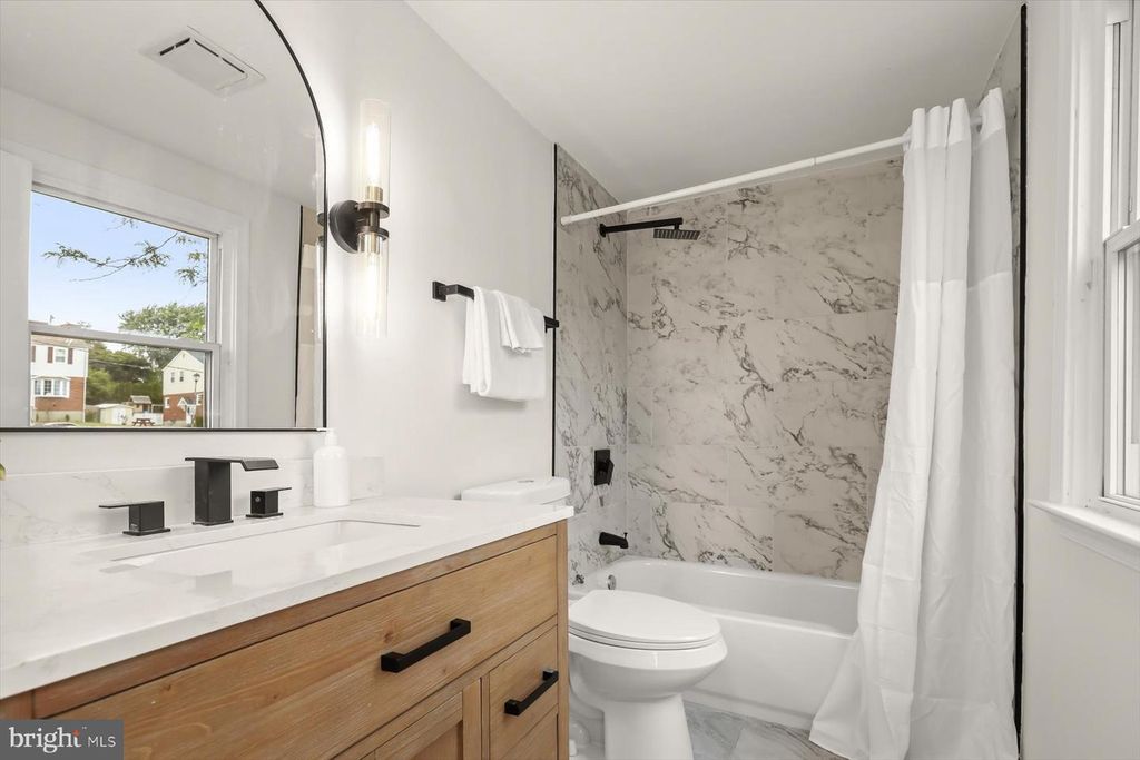 Image 18 of property listing at 1512 NEIGHBORS AVE, Baltimore, MD 21237