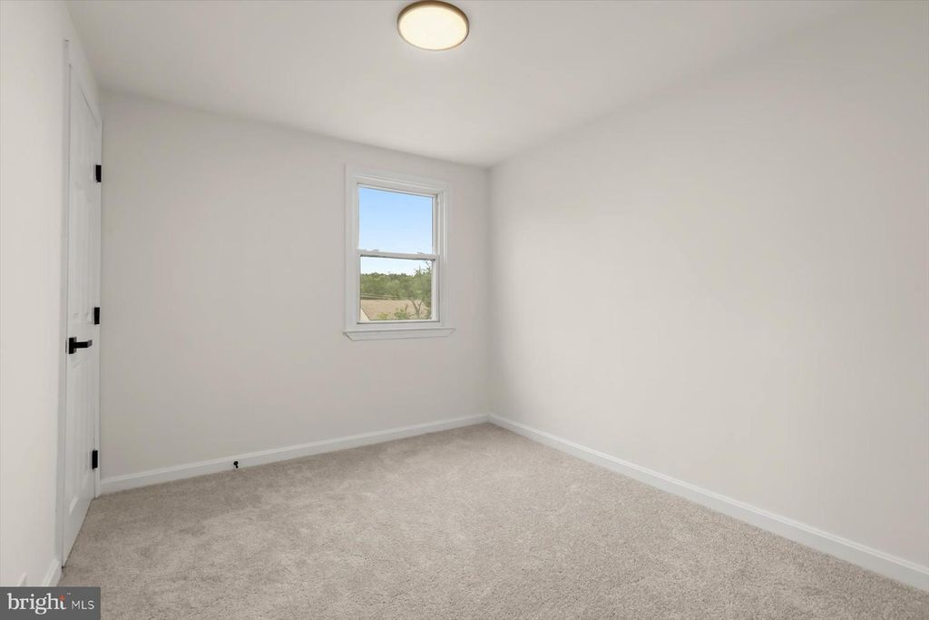 Image 21 of property listing at 1512 NEIGHBORS AVE, Baltimore, MD 21237
