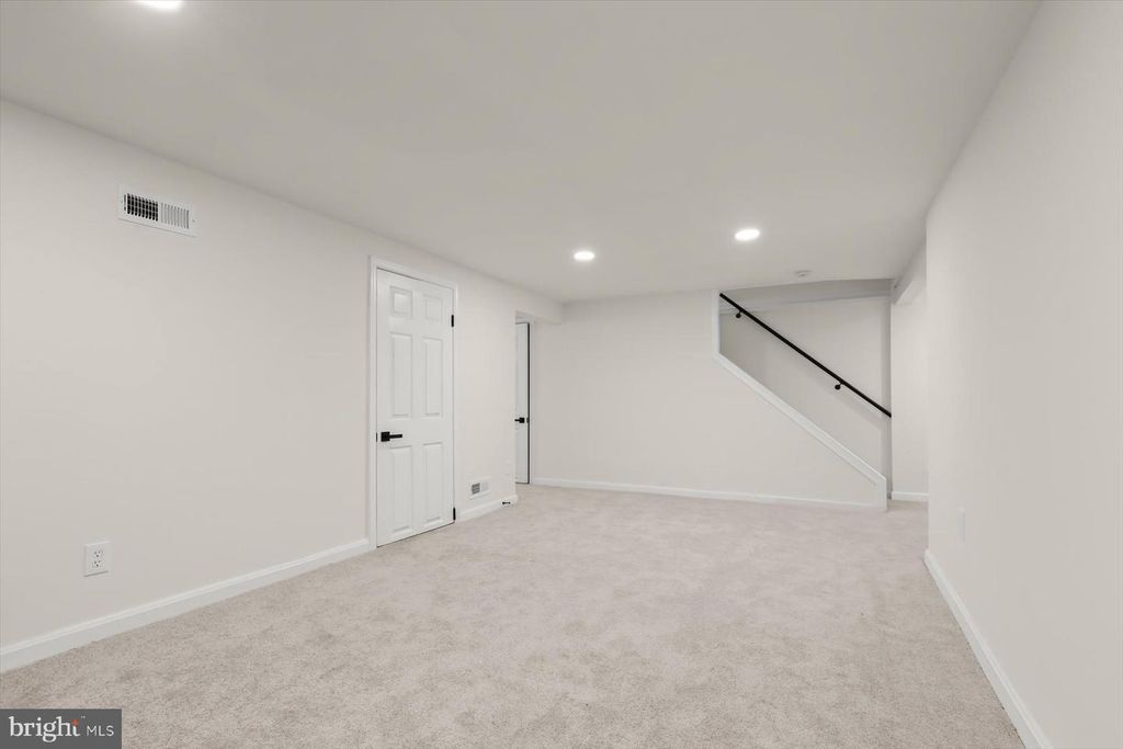 Image 22 of property listing at 1512 NEIGHBORS AVE, Baltimore, MD 21237