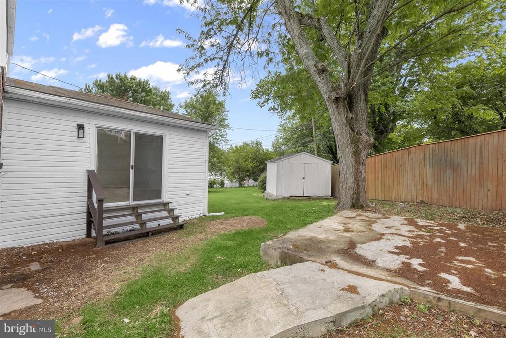 Image 28 of property listing at 1512 NEIGHBORS AVE, Baltimore, MD 21237