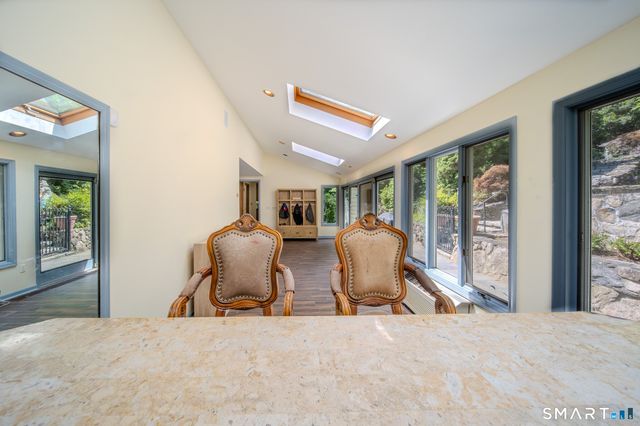 237 Chestnut Hill Road, Stamford, CT 06903