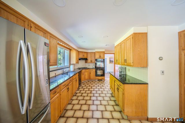 237 Chestnut Hill Road, Stamford, CT 06903