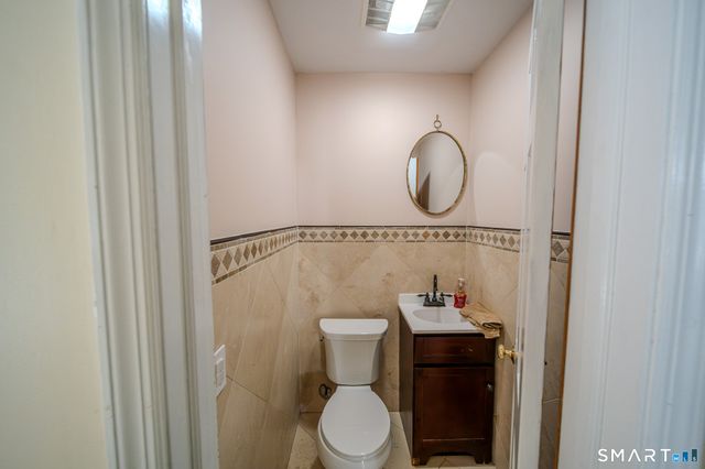 237 Chestnut Hill Road, Stamford, CT 06903
