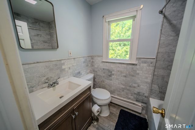 237 Chestnut Hill Road, Stamford, CT 06903