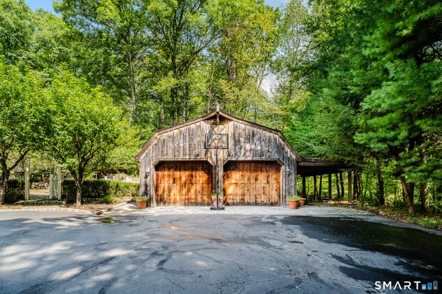 237 Chestnut Hill Road, Stamford, CT 06903