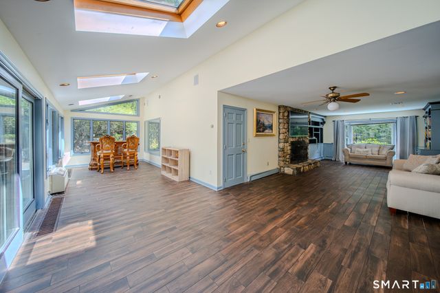 237 Chestnut Hill Road, Stamford, CT 06903