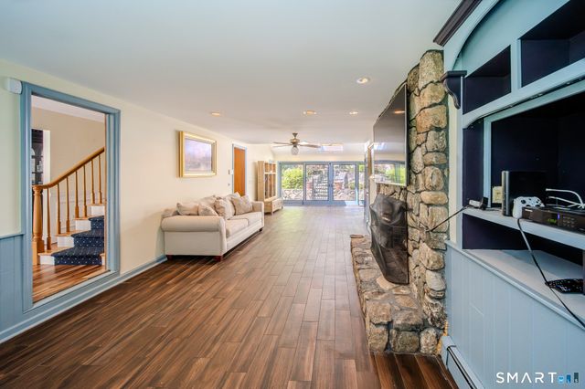 237 Chestnut Hill Road, Stamford, CT 06903
