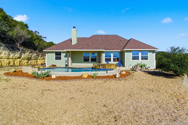 189 Pr 1732, Mico, TX 78056