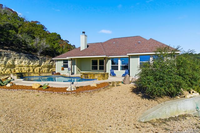 189 Pr 1732, Mico, TX 78056