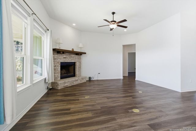 189 Pr 1732, Mico, TX 78056