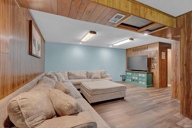 4920 Shady Court, Evansville, IN 47712