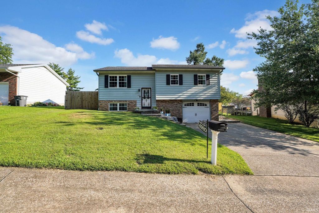 4920 Shady Court, Evansville, IN 47712