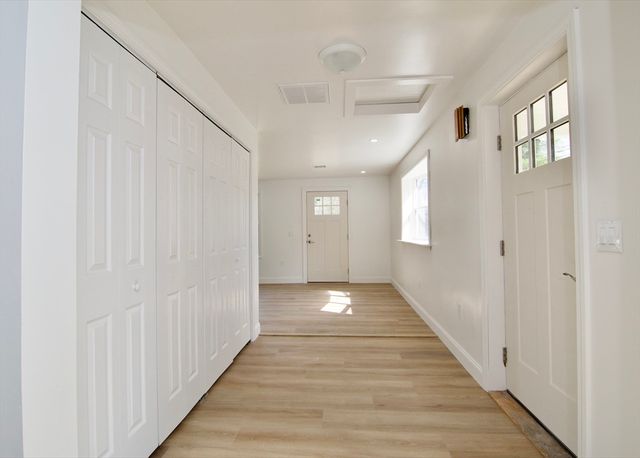 28 Old Lane Rd, Springfield, MA 01129