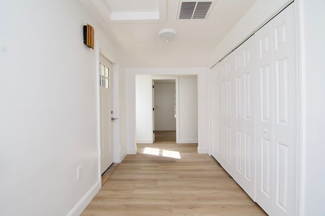 28 Old Lane Rd, Springfield, MA 01129