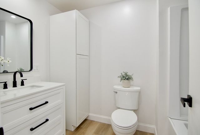 28 Old Lane Rd, Springfield, MA 01129