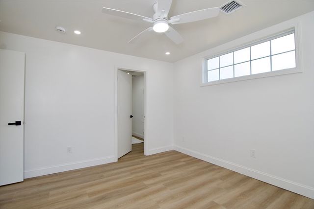 28 Old Lane Rd, Springfield, MA 01129