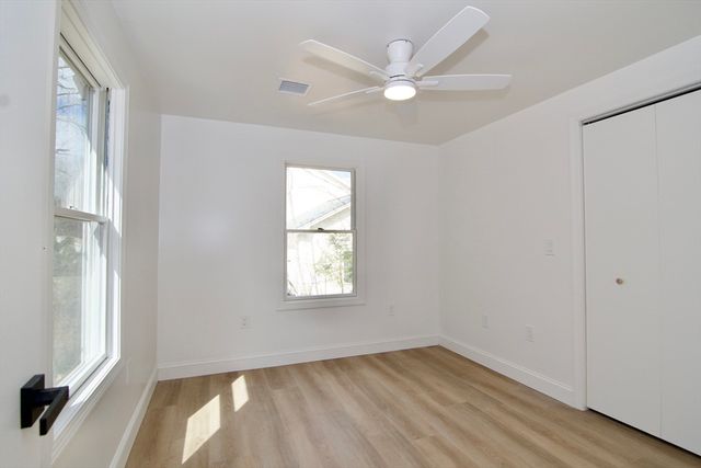 28 Old Lane Rd, Springfield, MA 01129