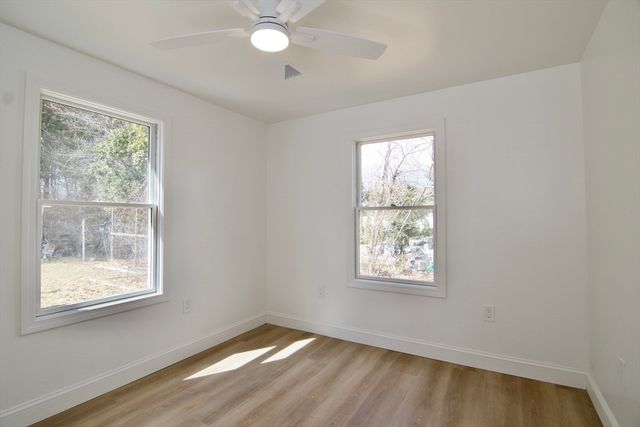 28 Old Lane Rd, Springfield, MA 01129