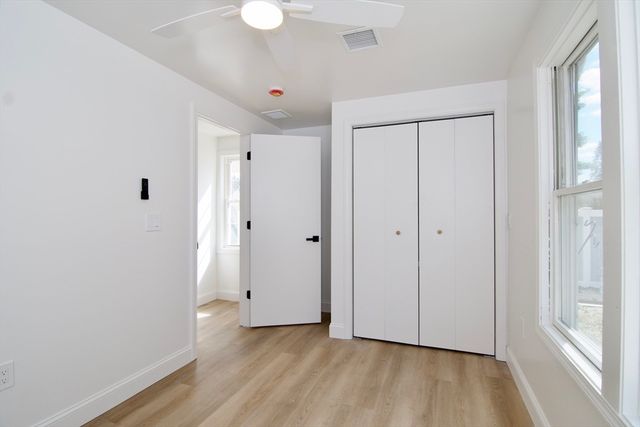 28 Old Lane Rd, Springfield, MA 01129